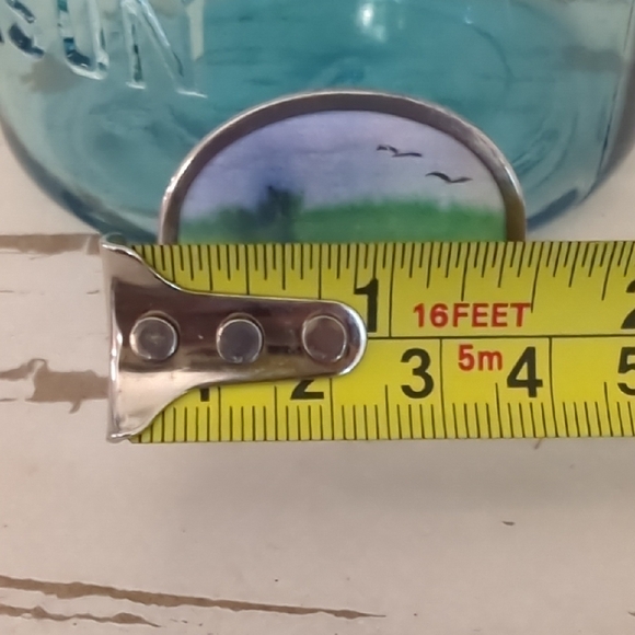 Vintage "Uhlig", Pin Brooch Germany Signed Hand Painted Bird's Flying Scene - Picture 4 of 4